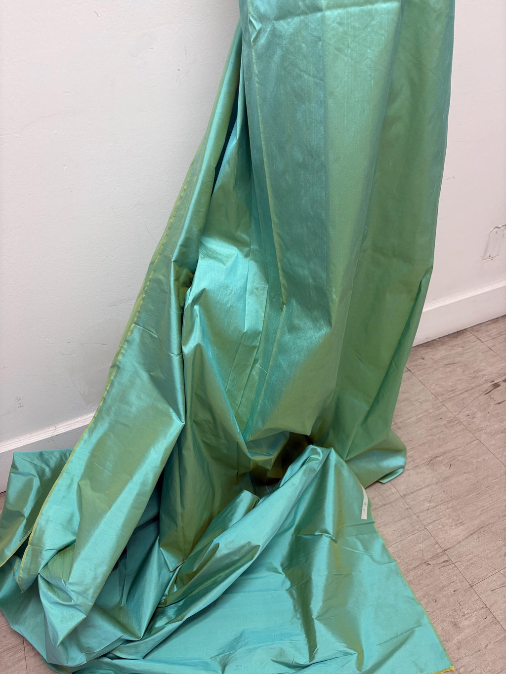 100% silk Taffeta Fabric - Tiffany - 54" width