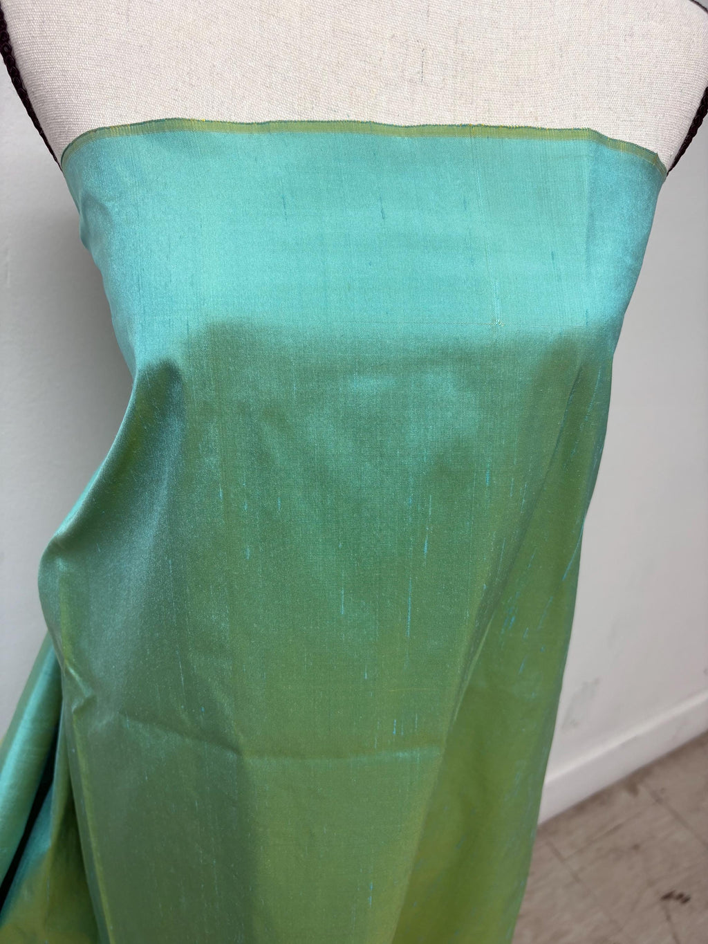 100% silk Taffeta Fabric - Tiffany - 54" width