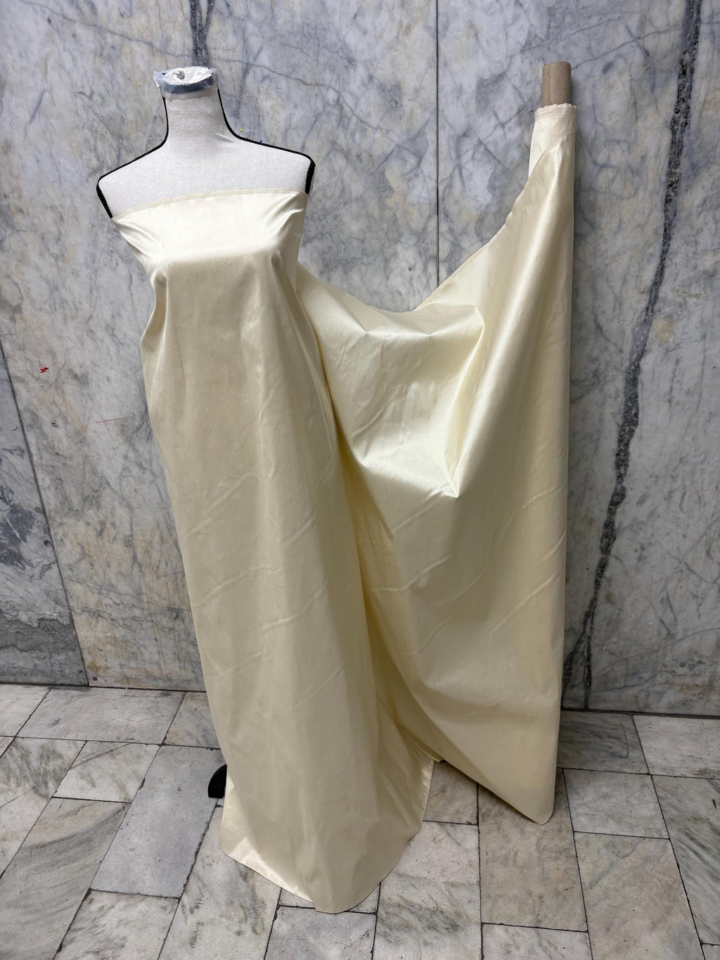 100% silk Taffeta Fabric - Ivory 2274 - 54" Width