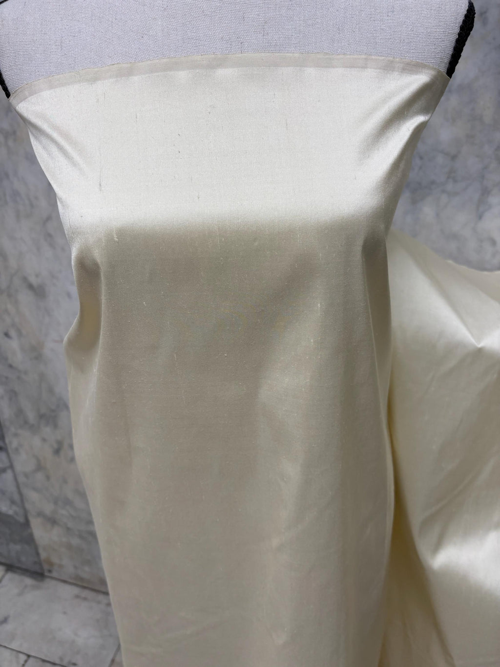 100% silk Taffeta Fabric - Ivory 2274 - 54" Width