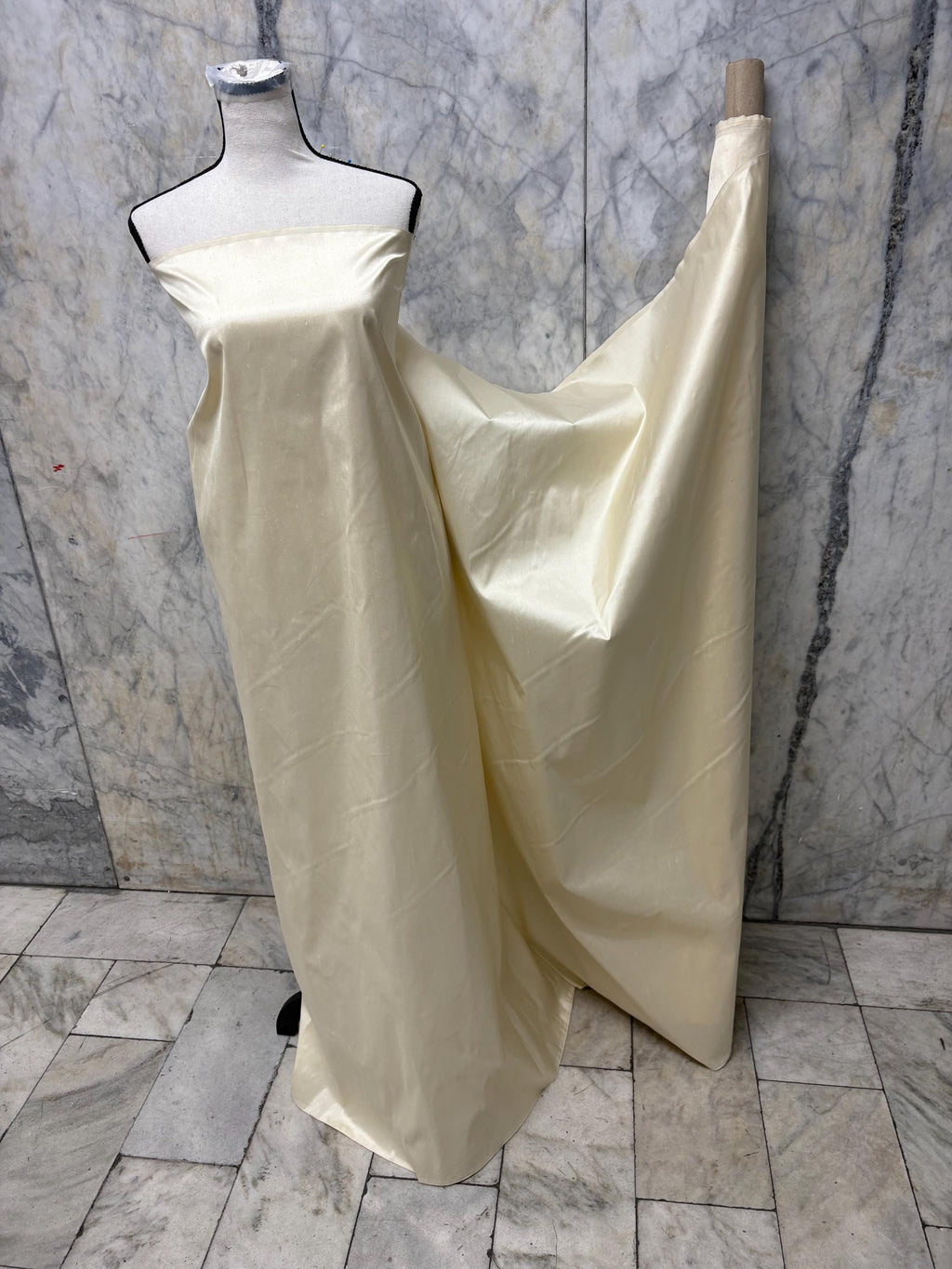 100% silk Taffeta Fabric - Ivory 2274 - 54" Width