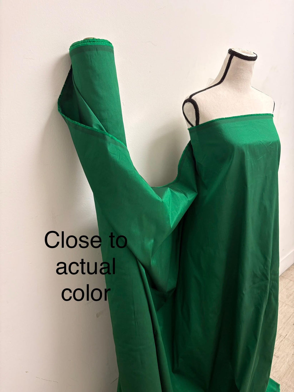 Taffeta Fabric - Green 078 - 54" Width - Ref. Sonia 078.