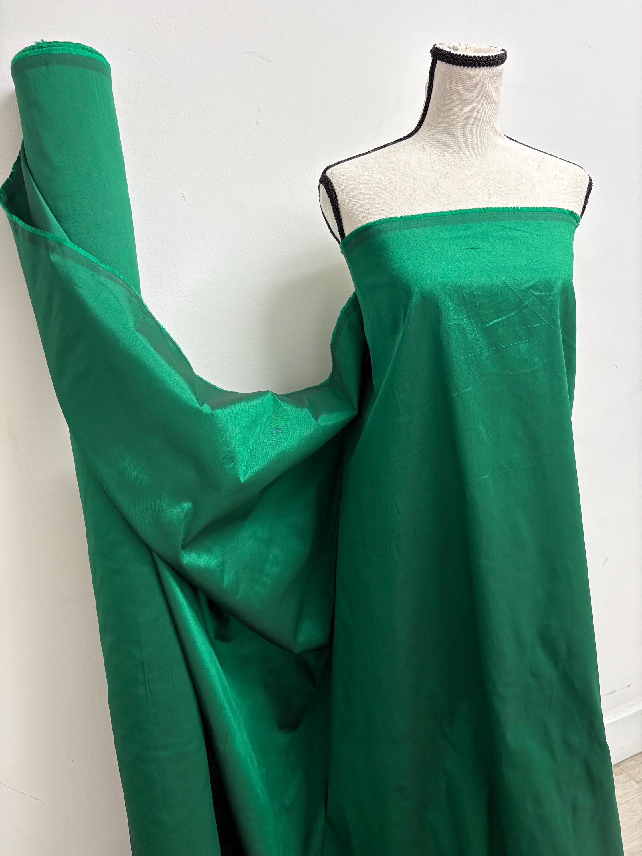 Taffeta Fabric - Green 078 - 54" Width - Ref. Sonia 078.