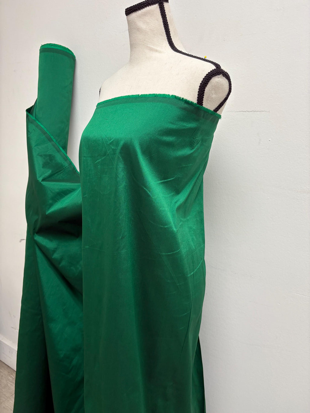 Taffeta Fabric - Green 078 - 54" Width - Ref. Sonia 078.