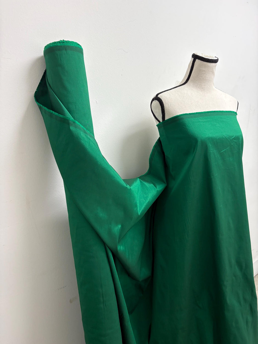 Taffeta Fabric - Green 078 - 54" Width - Ref. Sonia 078.