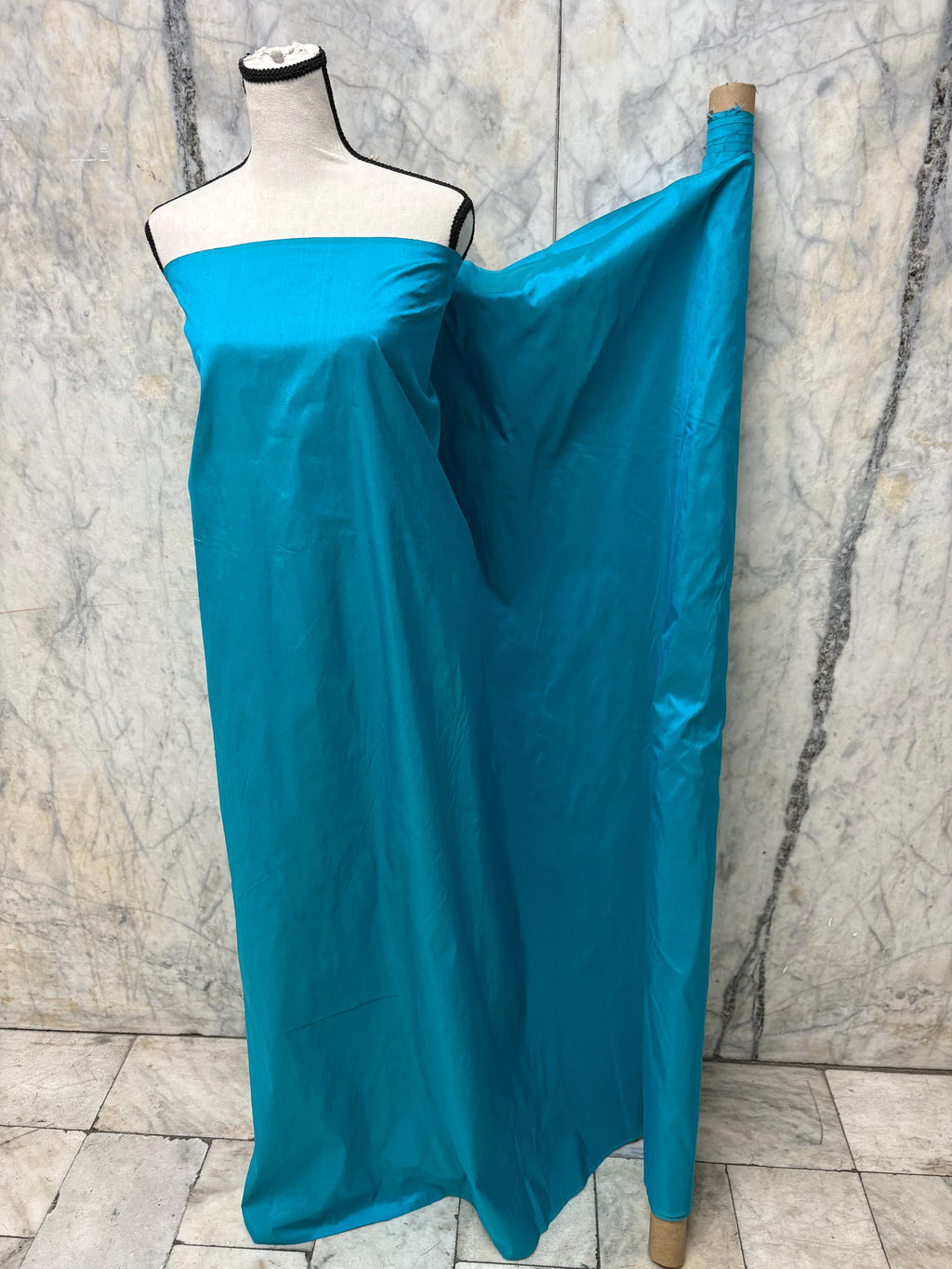 100% silk Taffeta fabric - Turquoise 2294 - 54" width