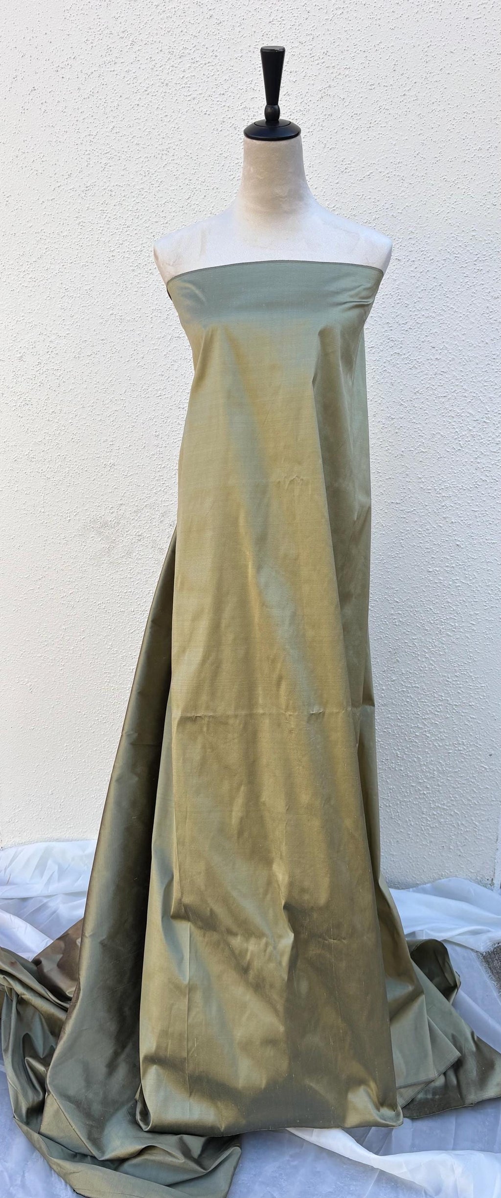100% silk Dupioni taffeta fabric - Olive - 54" width - Ref 2241