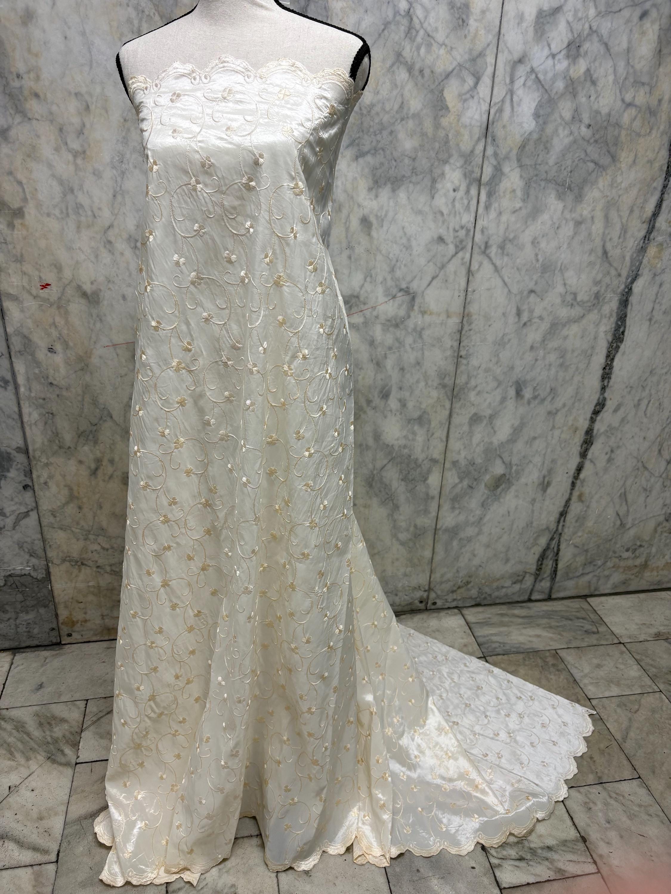 Eyelet Embroidery Taffeta Fabric - Ivory - 48" Width - Ref. NAS
