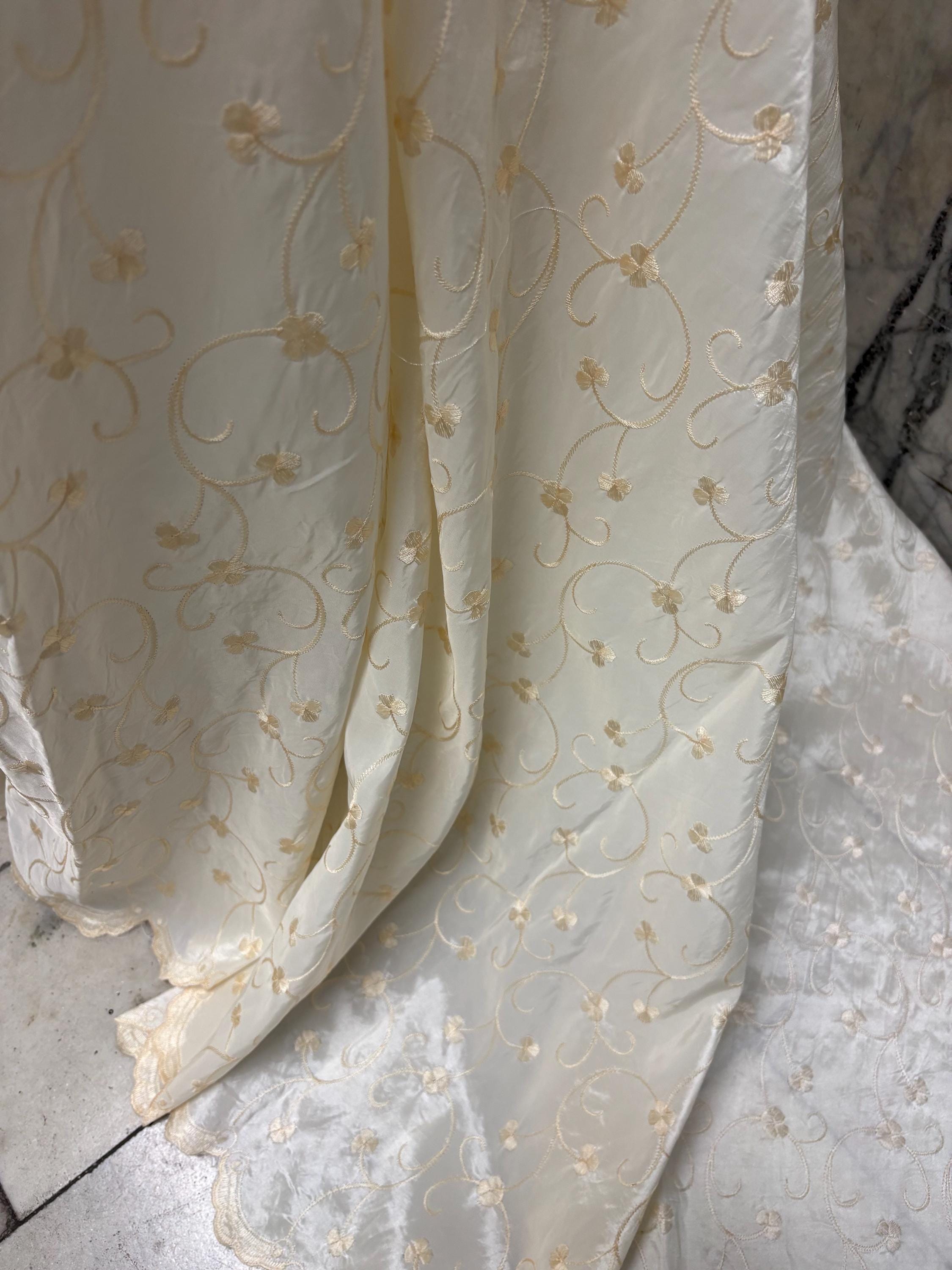 Eyelet Embroidery Taffeta Fabric - Ivory - 48" Width - Ref. NAS
