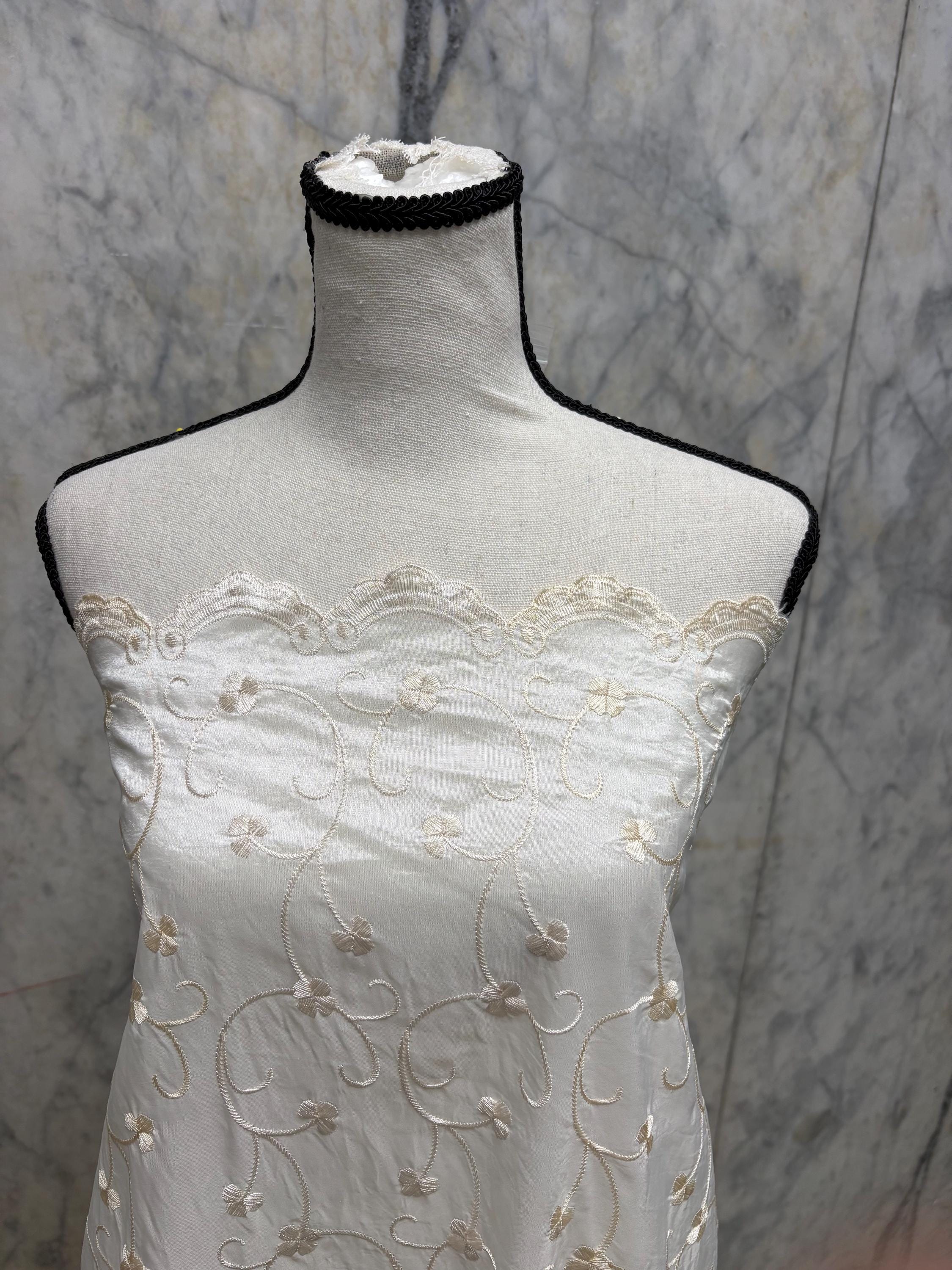 Eyelet Embroidery Taffeta Fabric - Ivory - 48" Width - Ref. NAS