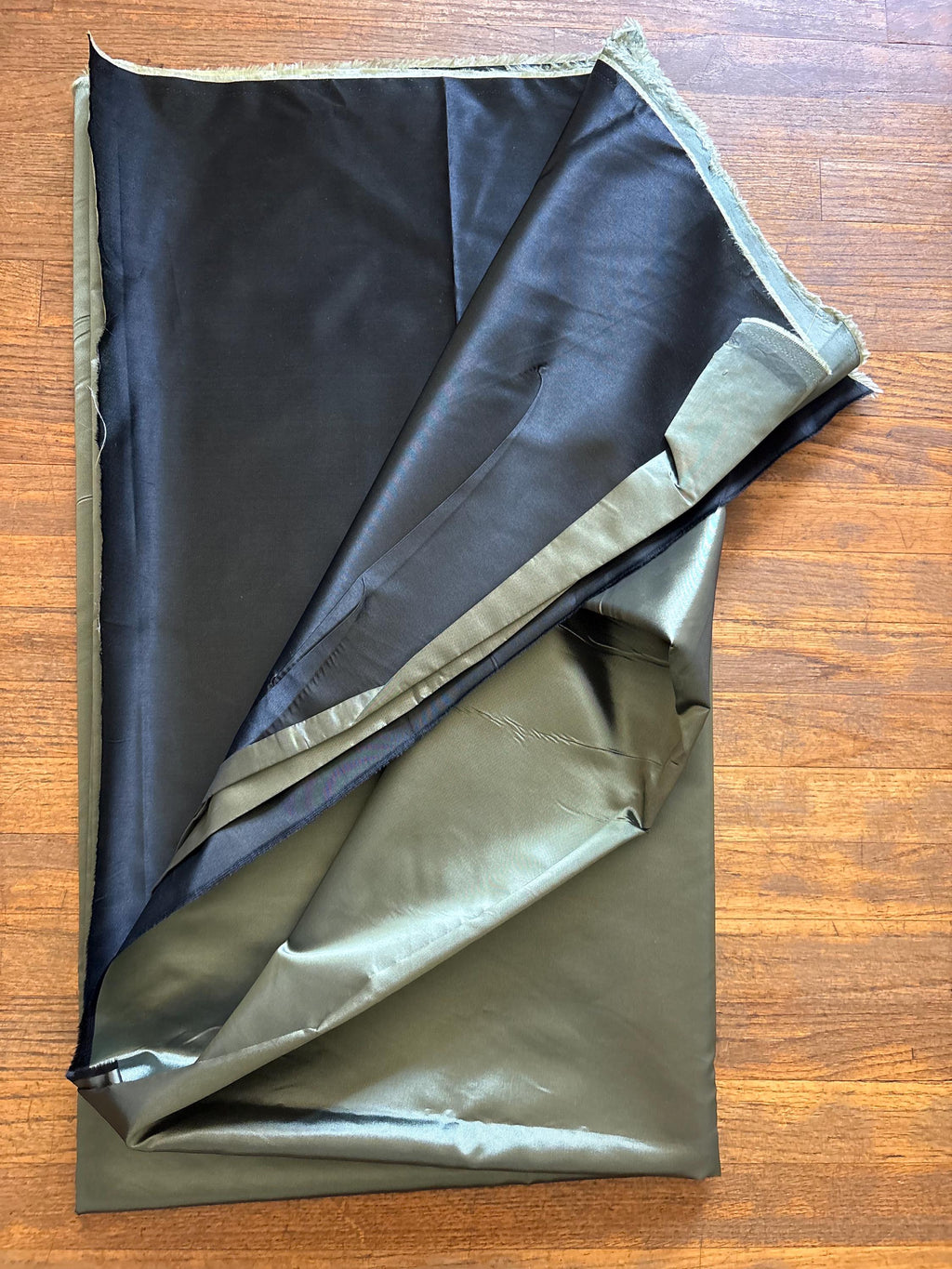 3.5 yards Two tone Taffeta fabric - Olive/Black - 59" Width