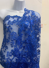 Load image into Gallery viewer, Lace Double scalloped sequins embroidery 49/50&quot; design 0455918